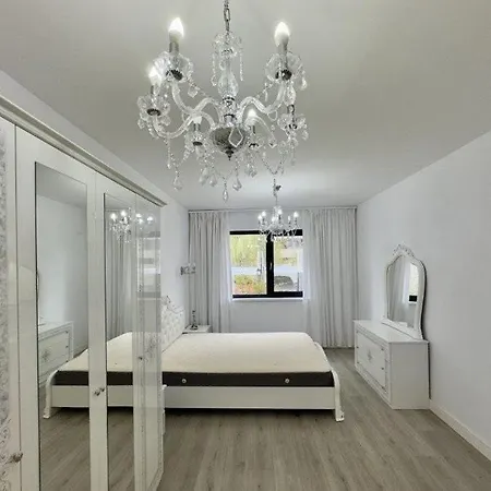 Apartament Nordis * ママイア