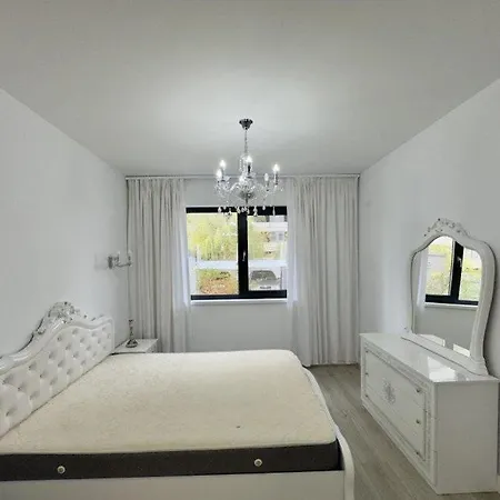 Apartament Nordis * ママイア